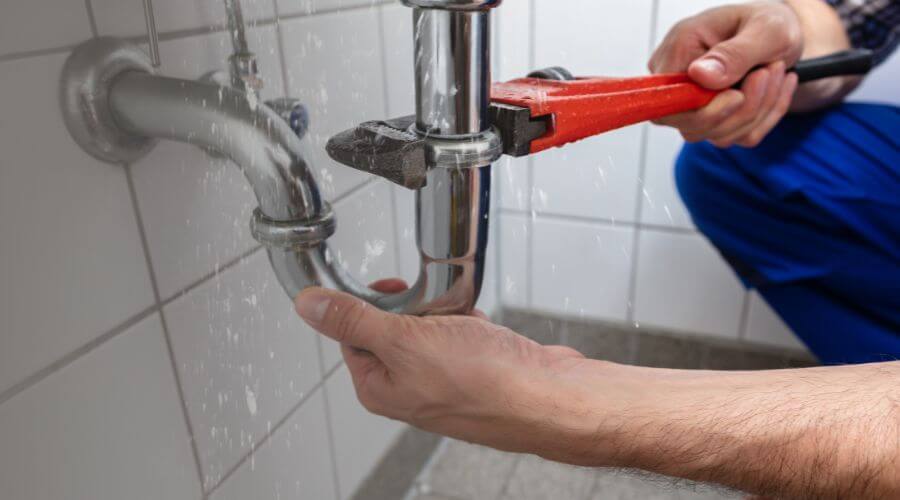 Expert burst pipe repair services in Clearbrook, MN